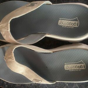 Skechers Women's white Flip Flops